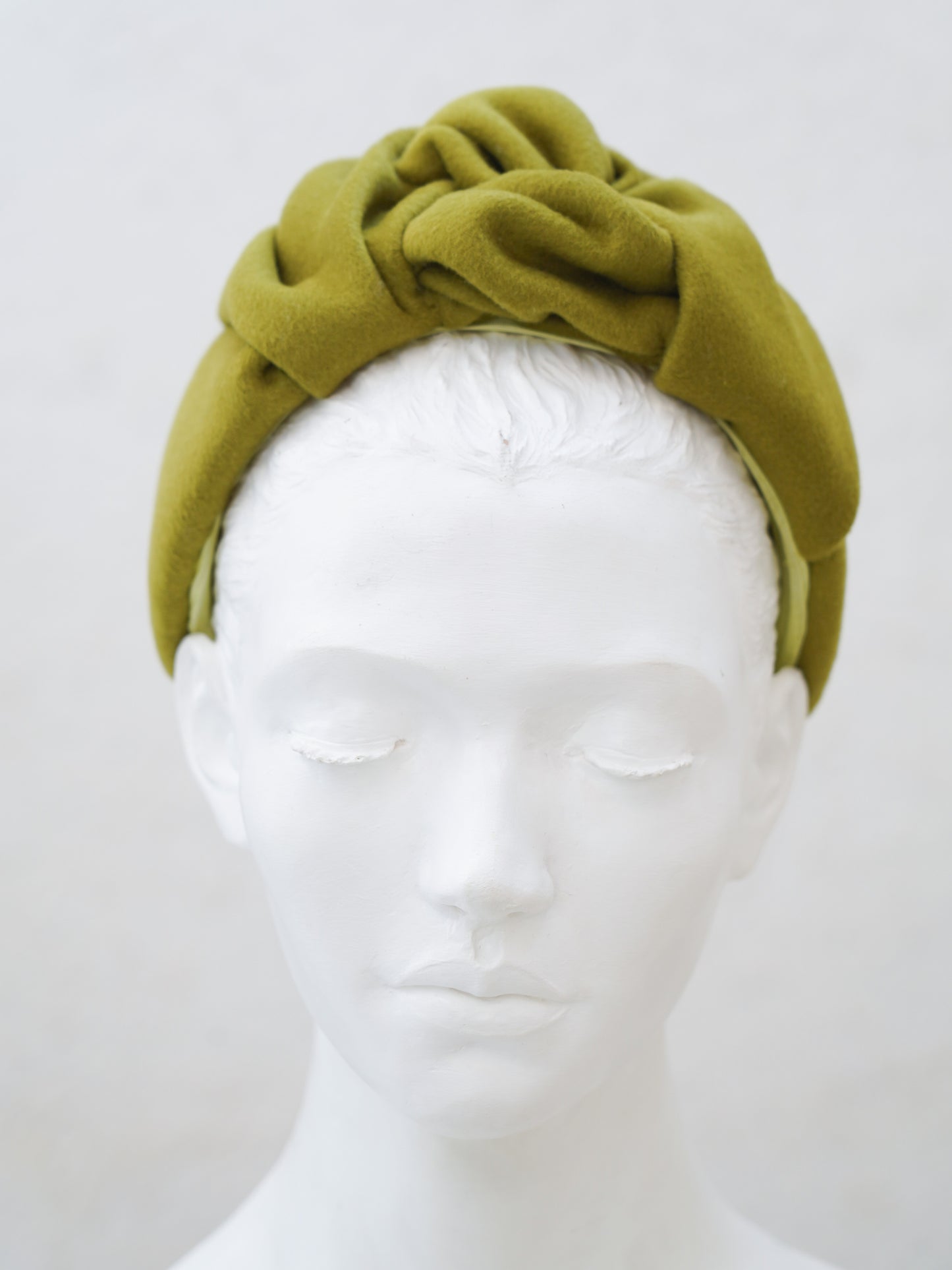 Cashmere Crown in Olive